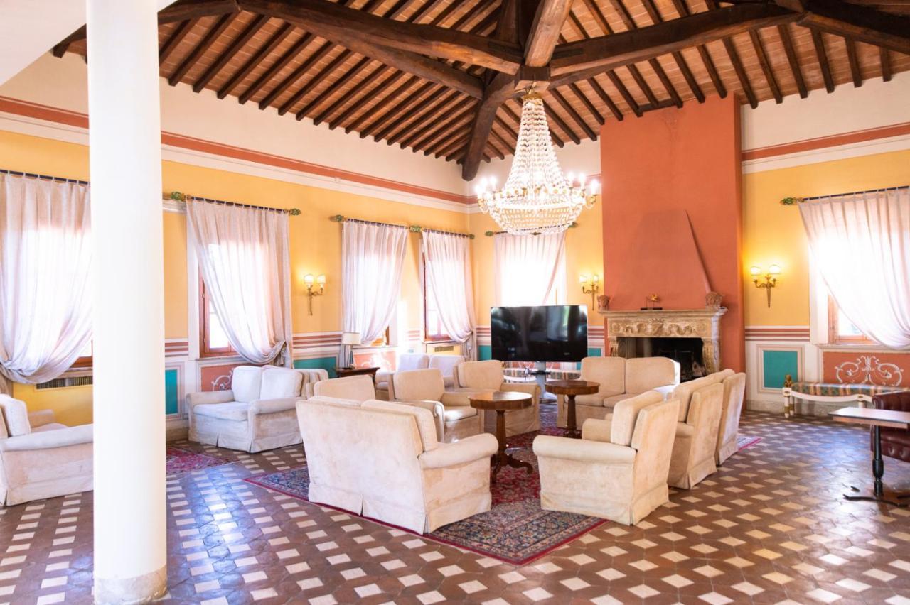 Hotel Il Piccolo Castello Monteriggioni Exterior foto