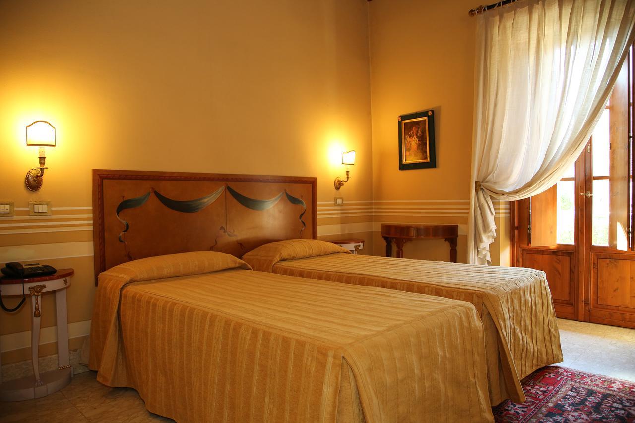 Hotel Il Piccolo Castello Monteriggioni Exterior foto