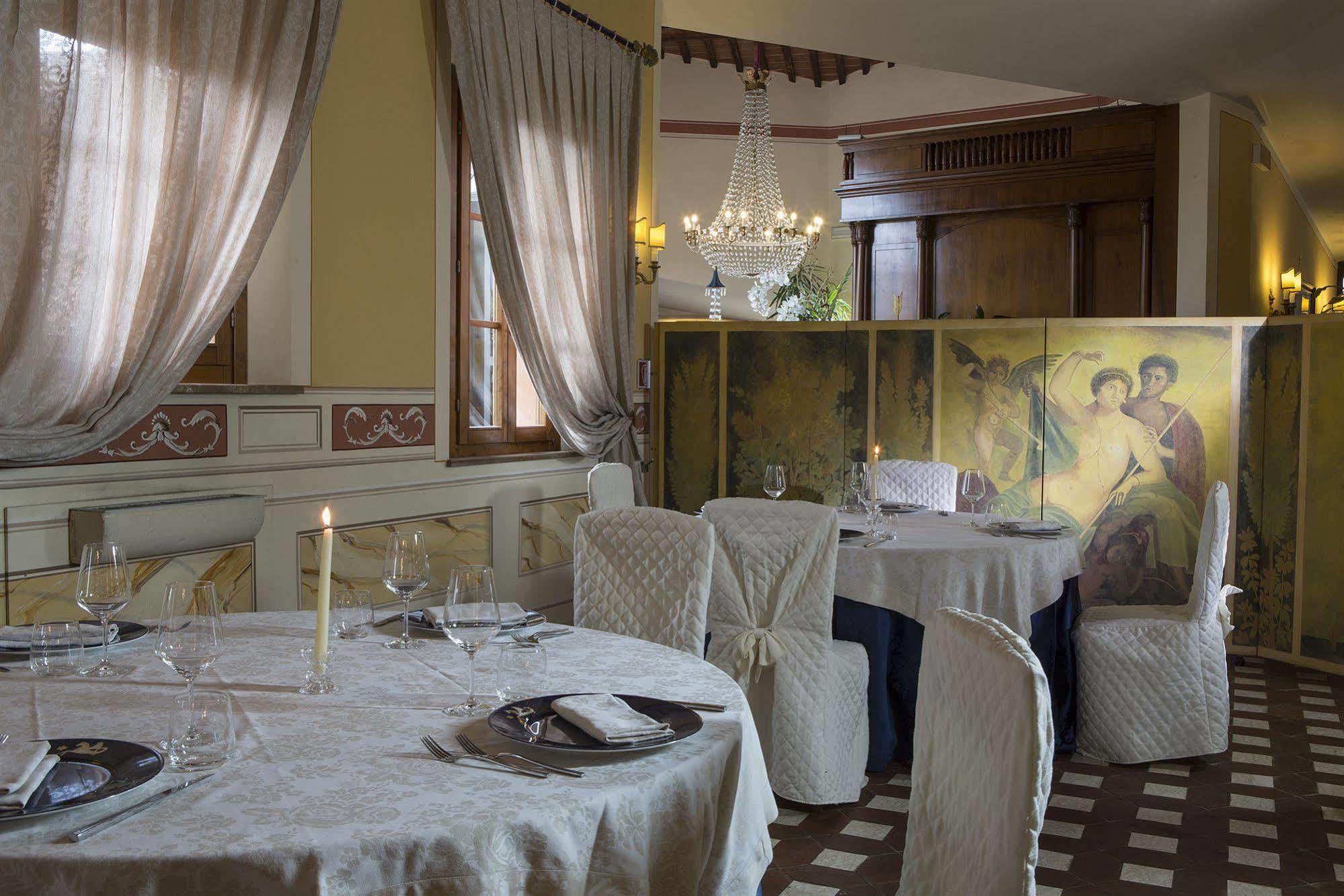 Hotel Il Piccolo Castello Monteriggioni Exterior foto